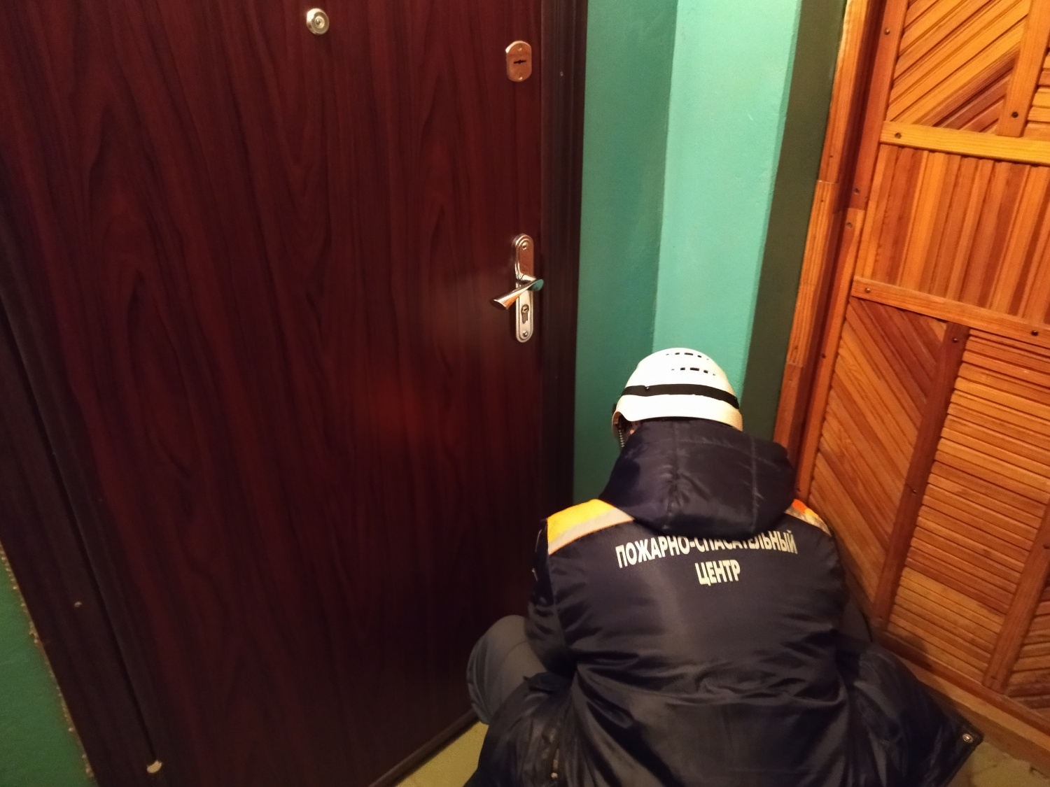 В Пензе спасатели помогли женщине добраться до кровати