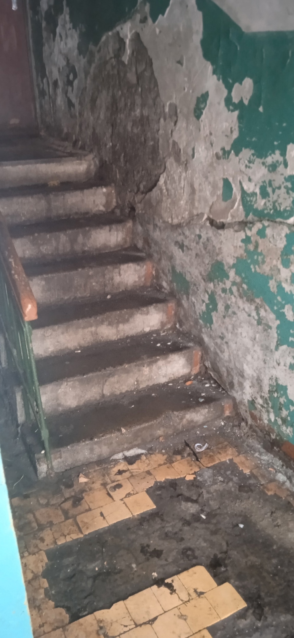 В Пензе решили обновить аварийный полусгнивший дом на улице Титова