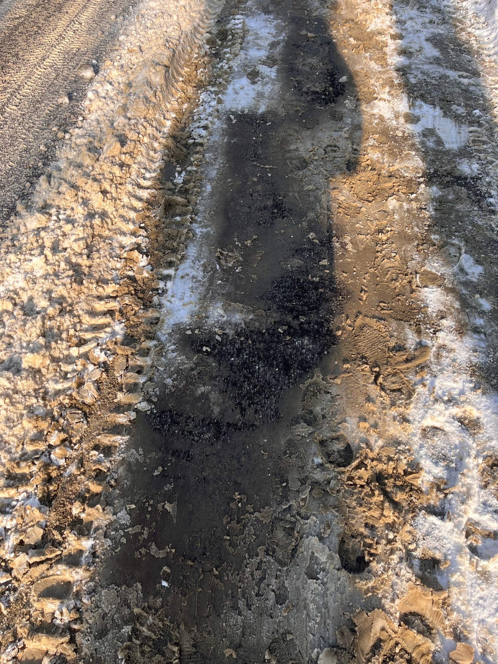 Пензенец пожаловался на повреждение тротуара коммунальными службами