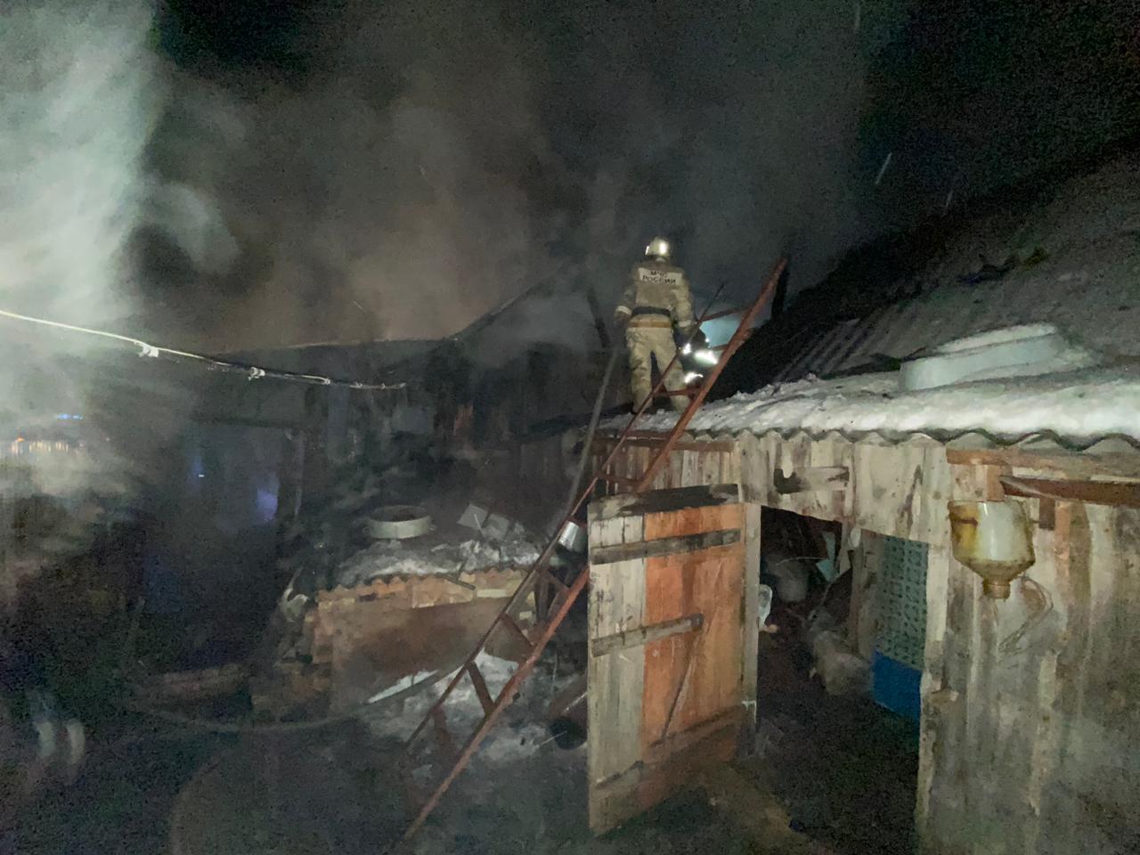 В Никольске спасатели потушили ночной пожар