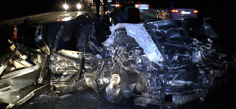 В Мокшанском районе при столкновении с фурой погибли водитель и пассажирка ВАЗа