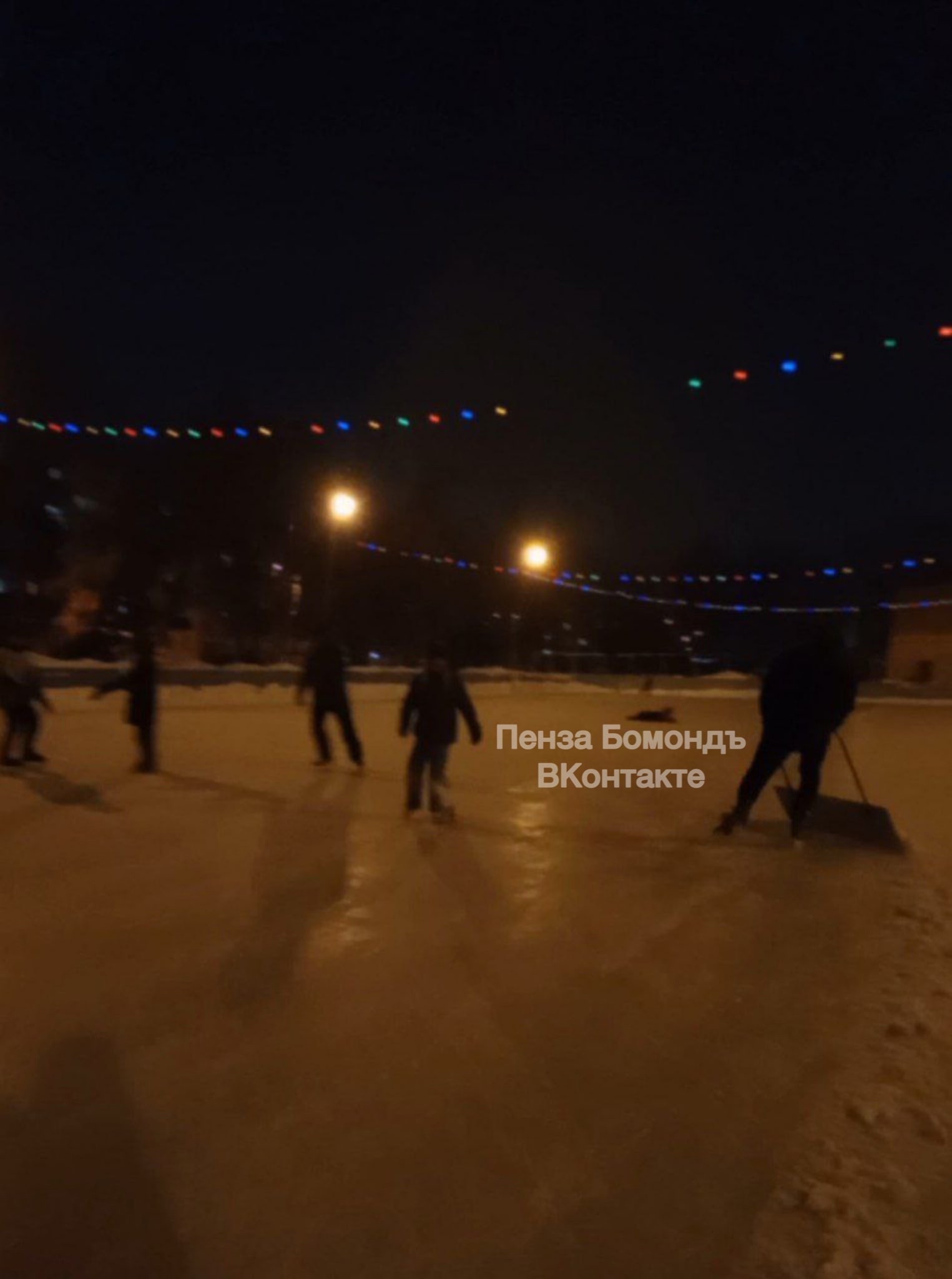 В Пензе следователи проведут проверку по факту падения мальчика на катке у школы