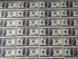 Банк России повысил курс доллара 7 февраля