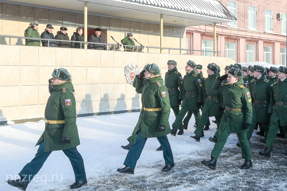 В Пензе состоялось торжественное построение личного состава на плацу артучилища