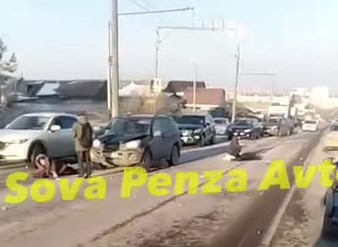 В Пензе на улице Карпинского женщины попали под колёса авто