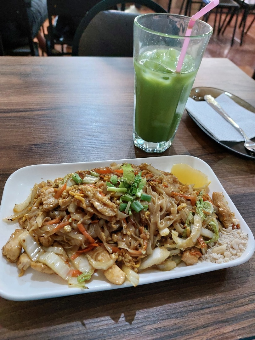 Готовим гречневую лапшу с морепродуктами и овощами