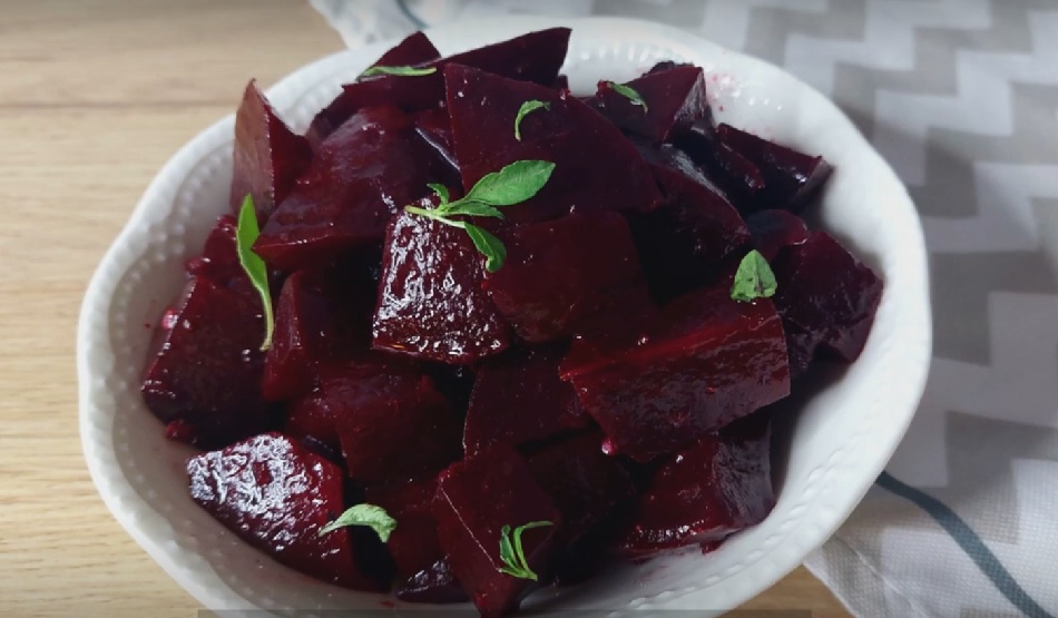 В Роспотребнадзоре рассказали, кому нельзя есть свеклу