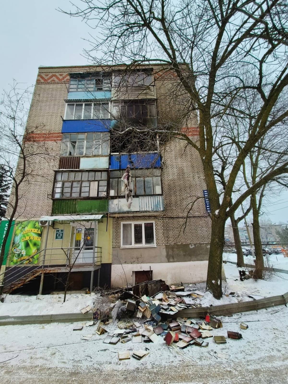 В Сердобске инспекторы ДПС бросились на спасение жильцов горящей пятиэтажки