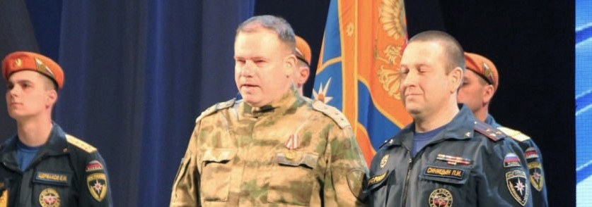 В Заречном росгвардейцев, спасших мужчину из горящего дома, наградили медалями