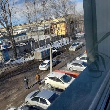 В Пензе улица Байдукова «взяла в плен» один из проезжающих автомобилей