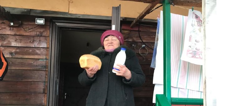 Отрезанным от цивилизации жителям Кузнецка привезли хлеб и молоко