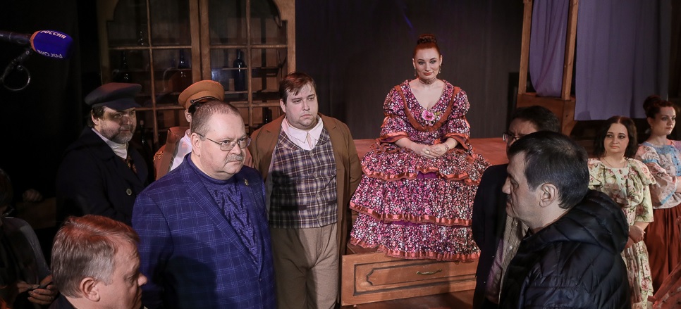 Олег Мельниченко осмотрел обновленный театр юного зрителя в Пензе