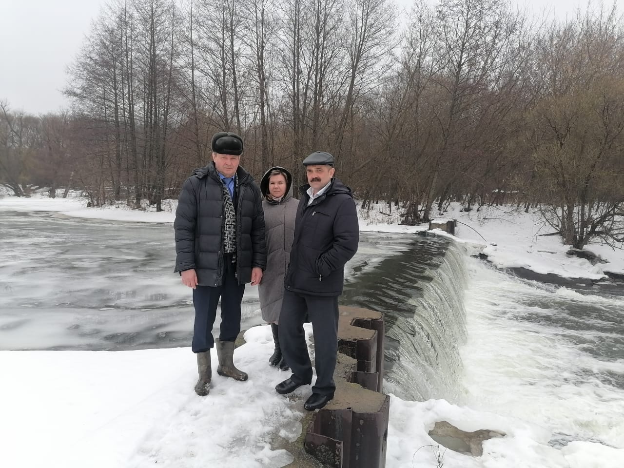 В Колышлейском районе обследовали бесхозяйное гидротехническое сооружение
