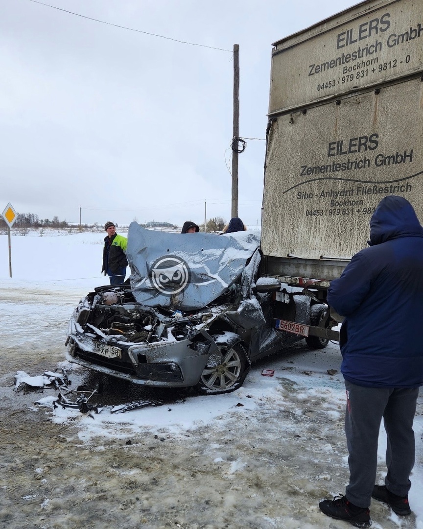 Из-за ДТП с большегрузами ограничили движение на трассе М-5 под Нижним Ломовом