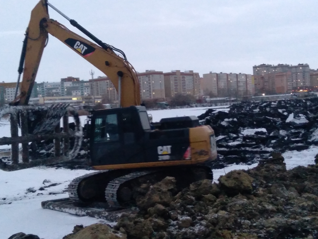 В Пензе расчищают пруд возле больницы №6