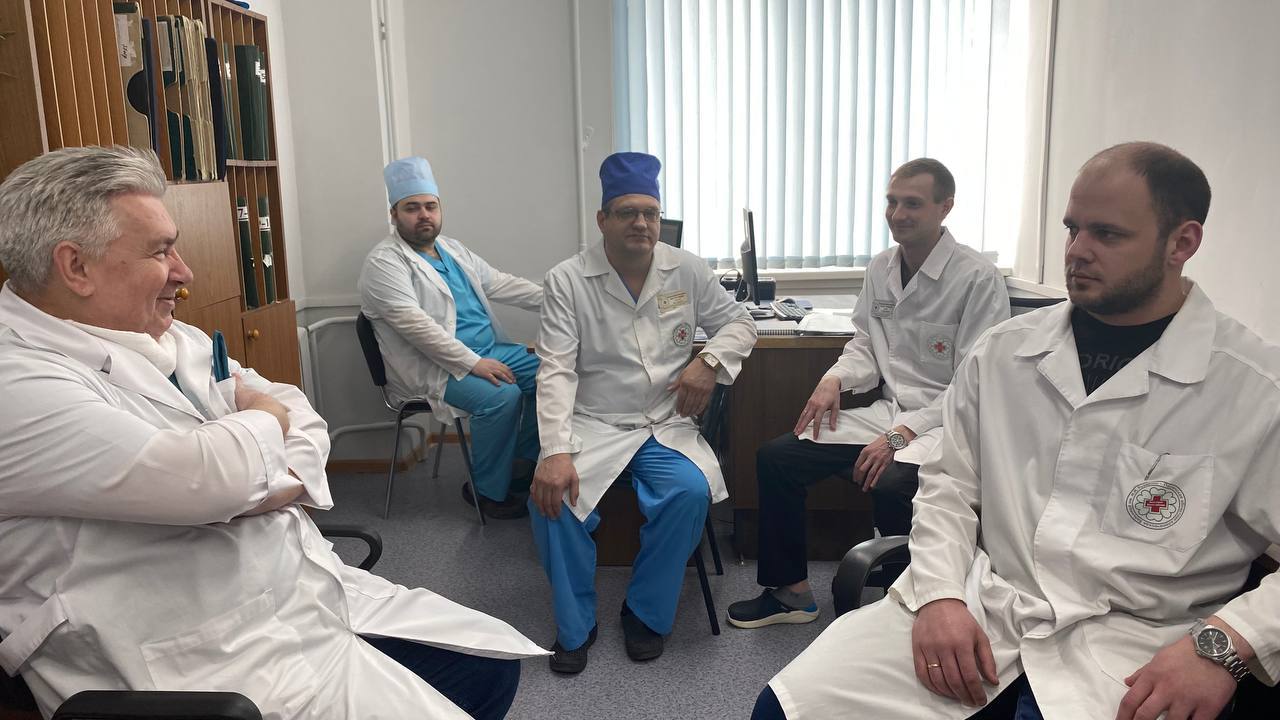 Пензенские хирурги провели уникальную операцию и спасли жизнь молодого парня