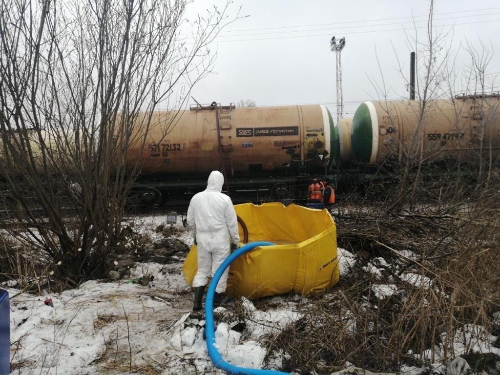В Пензенской области следователи выясняют обстоятельства разлива нефтепродуктов на станции Селикса
