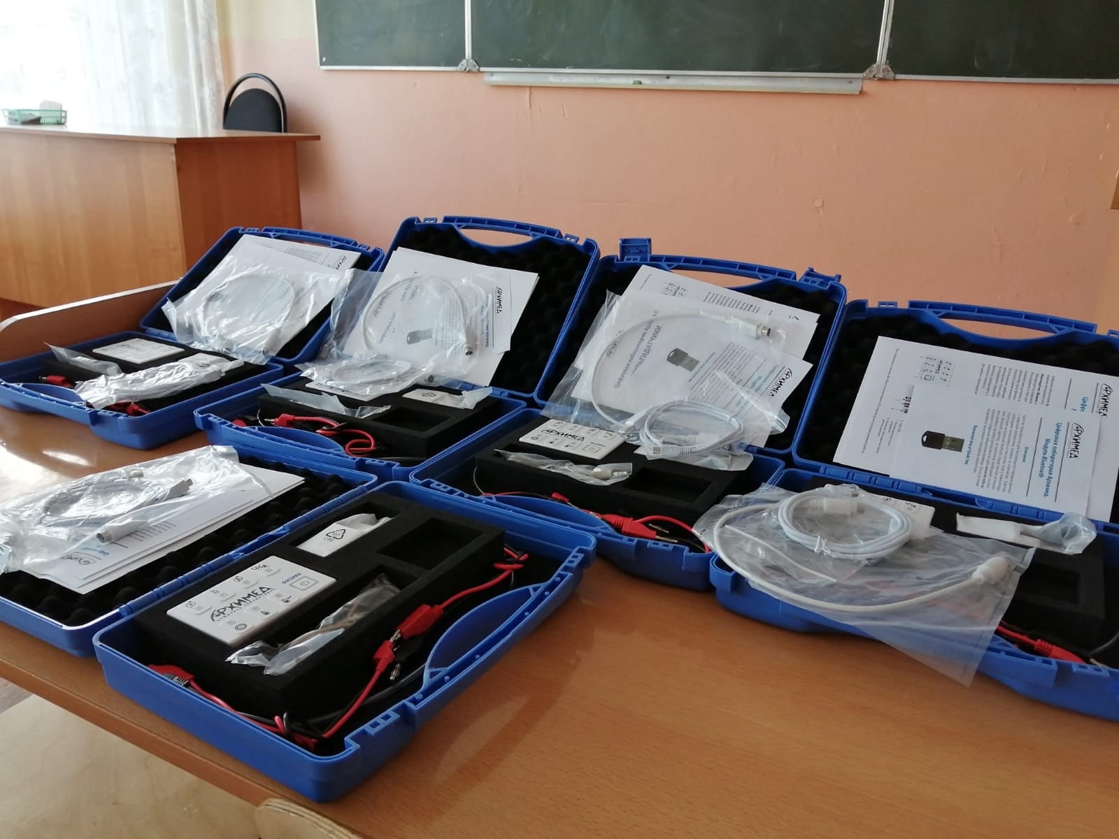 В Сердобском районе для сельской школы закупили цифровые лаборатории