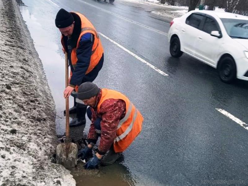 В Пензе продолжаются работы по очистке города