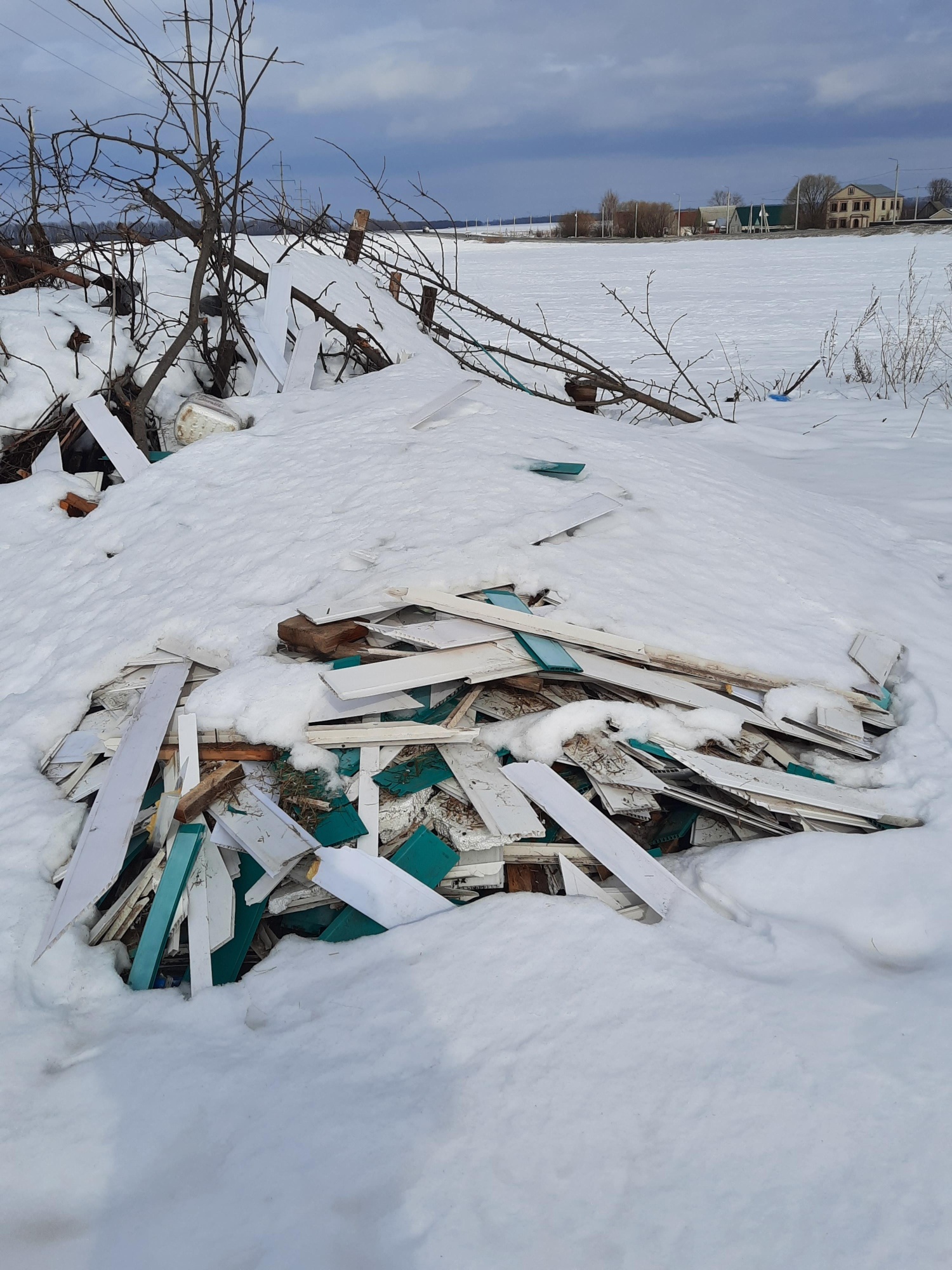 В Белинском районе нашли свалку вредящую экологической обстановке