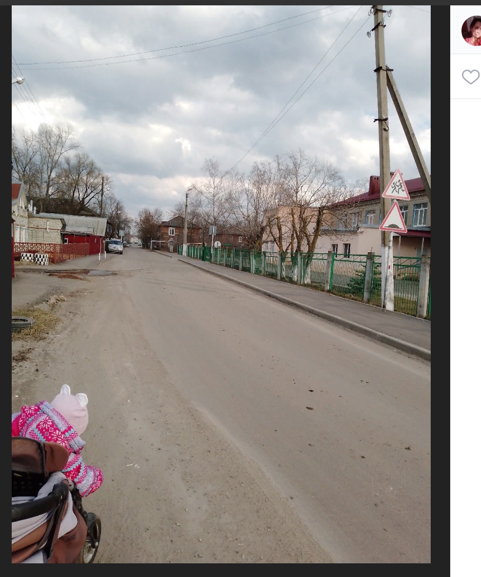 В Пензе из-за отсутствия дорожных знаков на глазах женщины едва не сбили двух детей