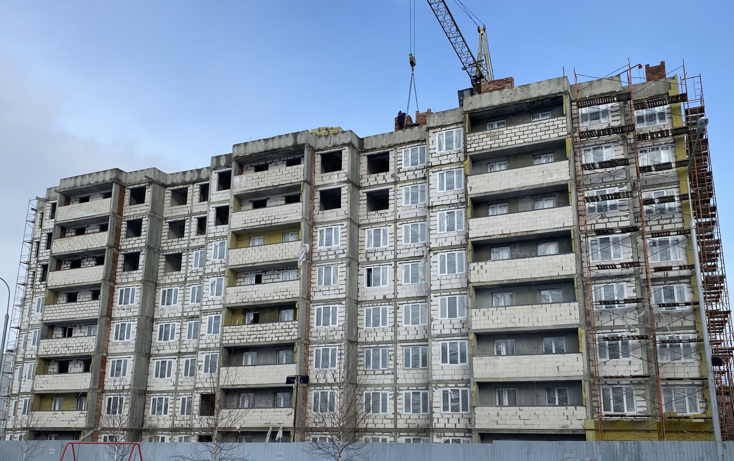 В пензенском микрорайоне Заря продолжается строительство домов для переселенцев