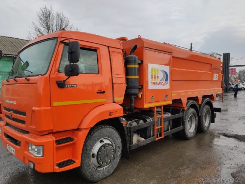Пензенский автопарк коммунальной техники пополнился машиной для промывки инженерных коммуникаций