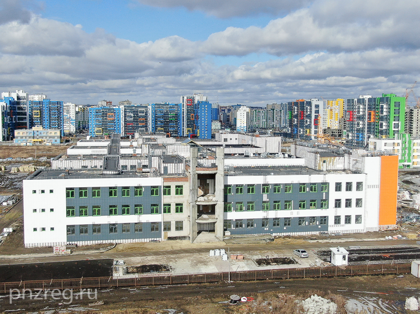 Олег Мельниченко назвал строящуюся школу в Спутнике новым социокультурным центром