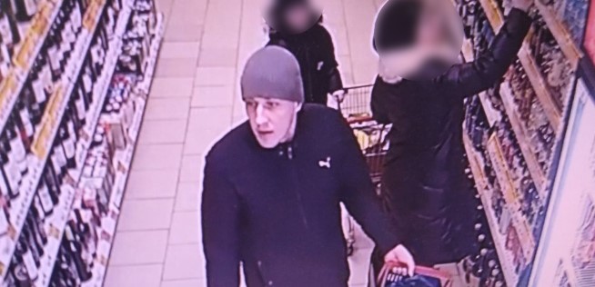 В Пензе полицейские разыскивают мужчину, обокравшего магазин