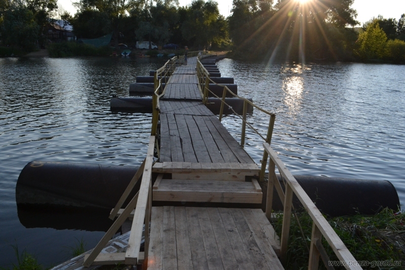 В Пензе из-за паводка жителей острова Пески оставили без понтонного моста