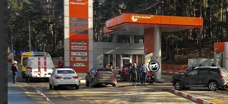 В Пензе после столкновения трех машин на АЗС пострадали двое