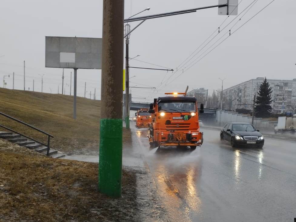 Пензенцам объяснили, зачем во время дождя моют дороги