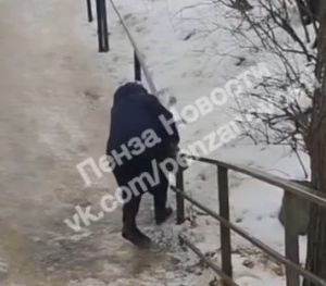 В Пензе мост на Фабричной стал препятствием для пенсионеров, идущих в поликлинику