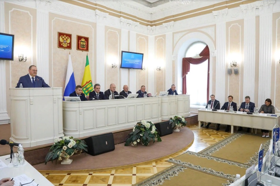 Олег Мельниченко рассказал о ремонте 16 крупных социальных объектов в Пологовском районе