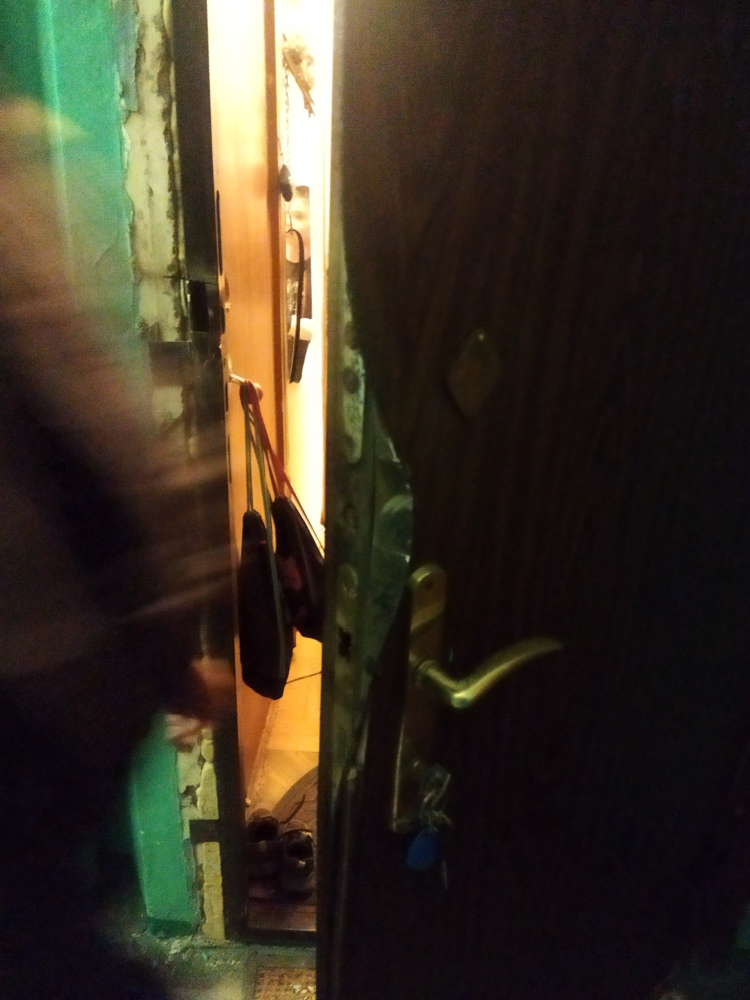 В Пензе 2-летнего ребенка заперли одного в квартире