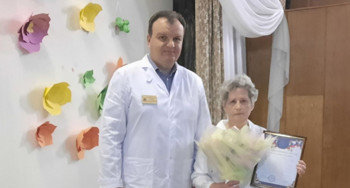 В Пензе на заслуженный отдых проводили врача-инфекциониста Наталью Валиеву