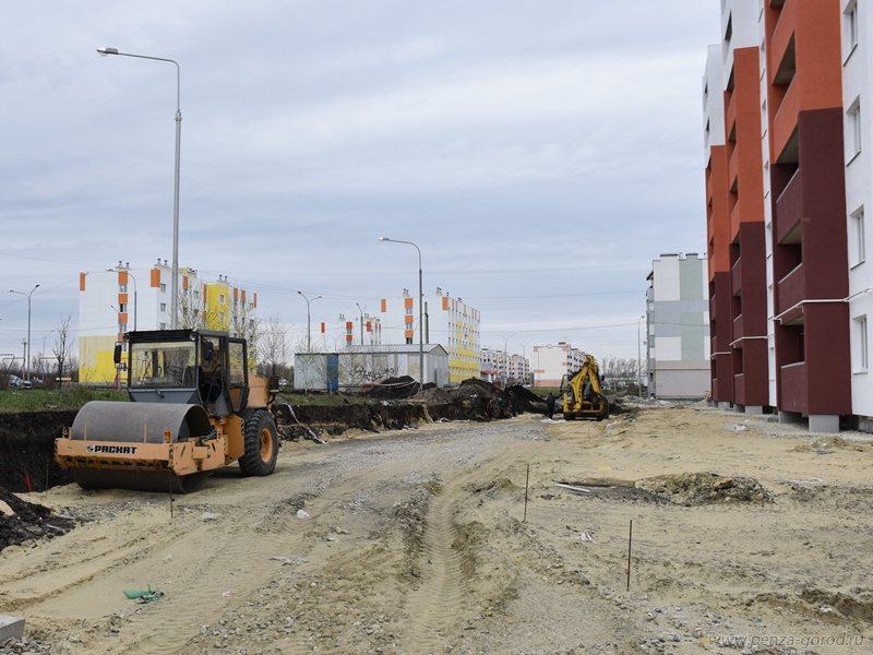 В Заре почти достроили второй дом для переселенцев и детей-сирот