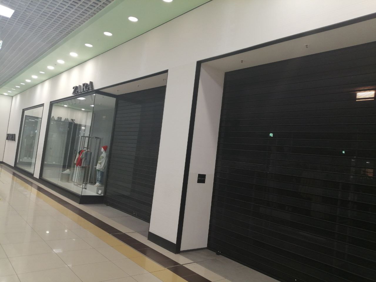 Магазины Zara начнут открываться в России под новым названием 27 апреля