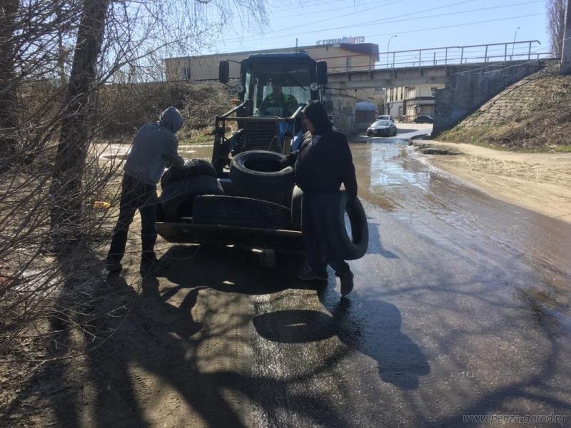 Пензенцам рассказали, куда можно сдать старые автомобильные покрышки