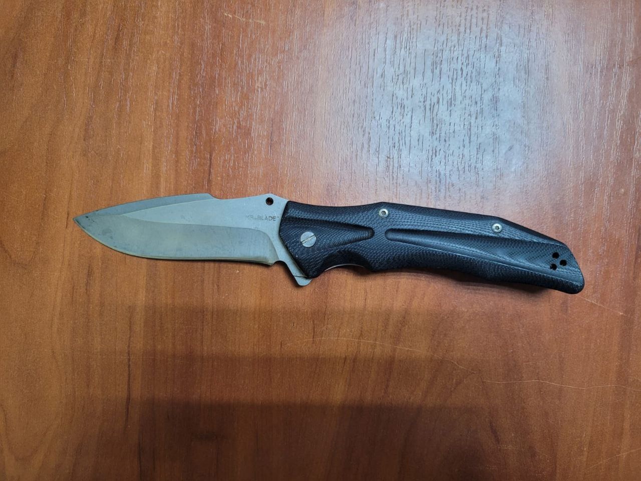 Житель Пензы попытался убить друга, воткнув ему в шею туристический нож