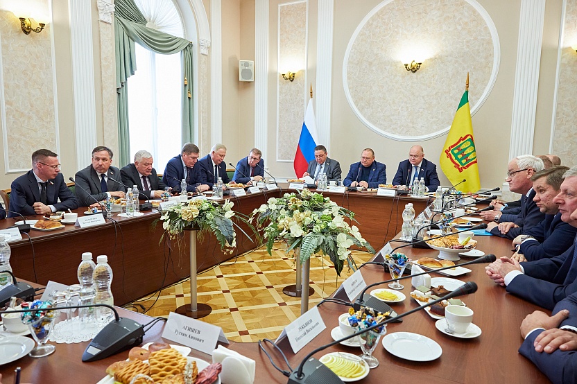 Вадим Супиков и Олег Мельниченко встретились с сенаторами РФ