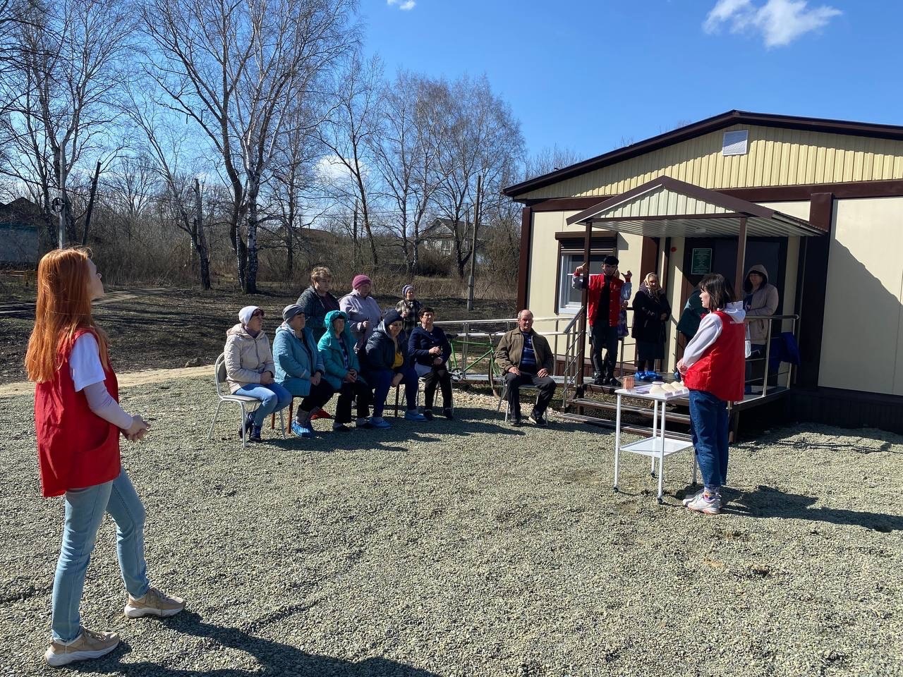 В селе Пензенской области волонтеры-медики провели профилактические беседы с жителями