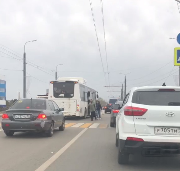 В пензенской Терновке водители общественного транспорта высаживают пассажиров посреди проезжей части