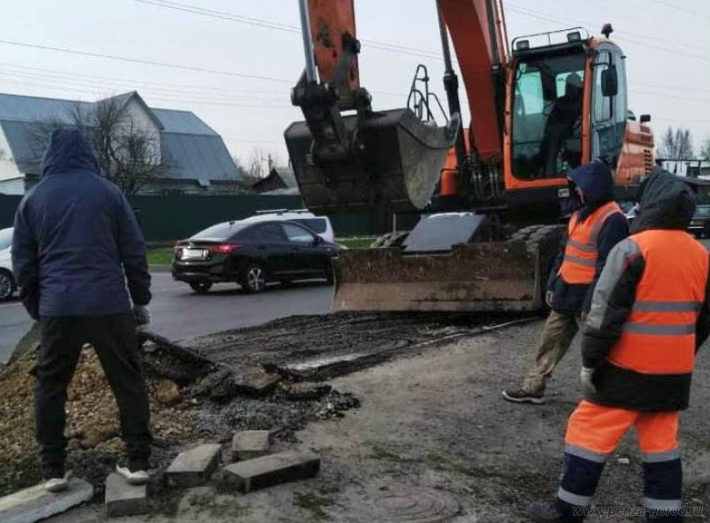 В Пензе приступили к ремонту дороги и тротуаров на улице Дизельной