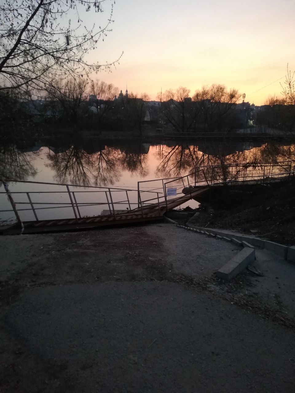 В Пензе начали восстанавливать понтонный мост