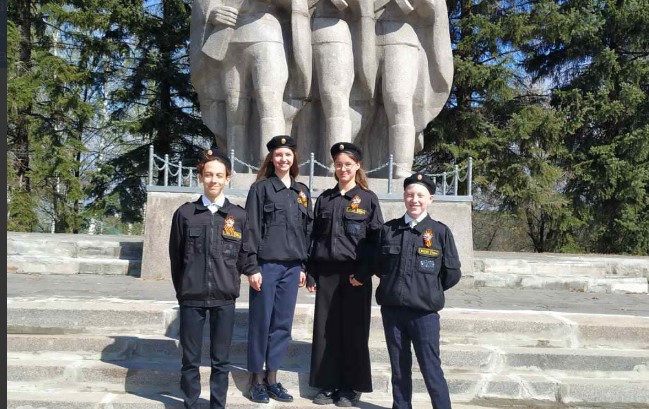 Юные кузнечане заступили на первую Вахту памяти