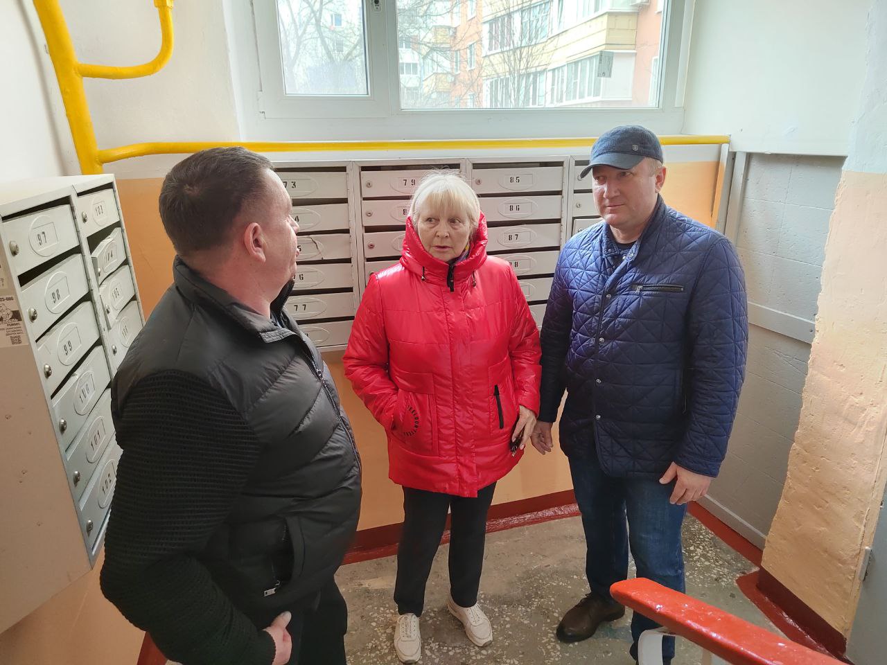 Жители Терновки оценили капремонт подъездов и входных групп