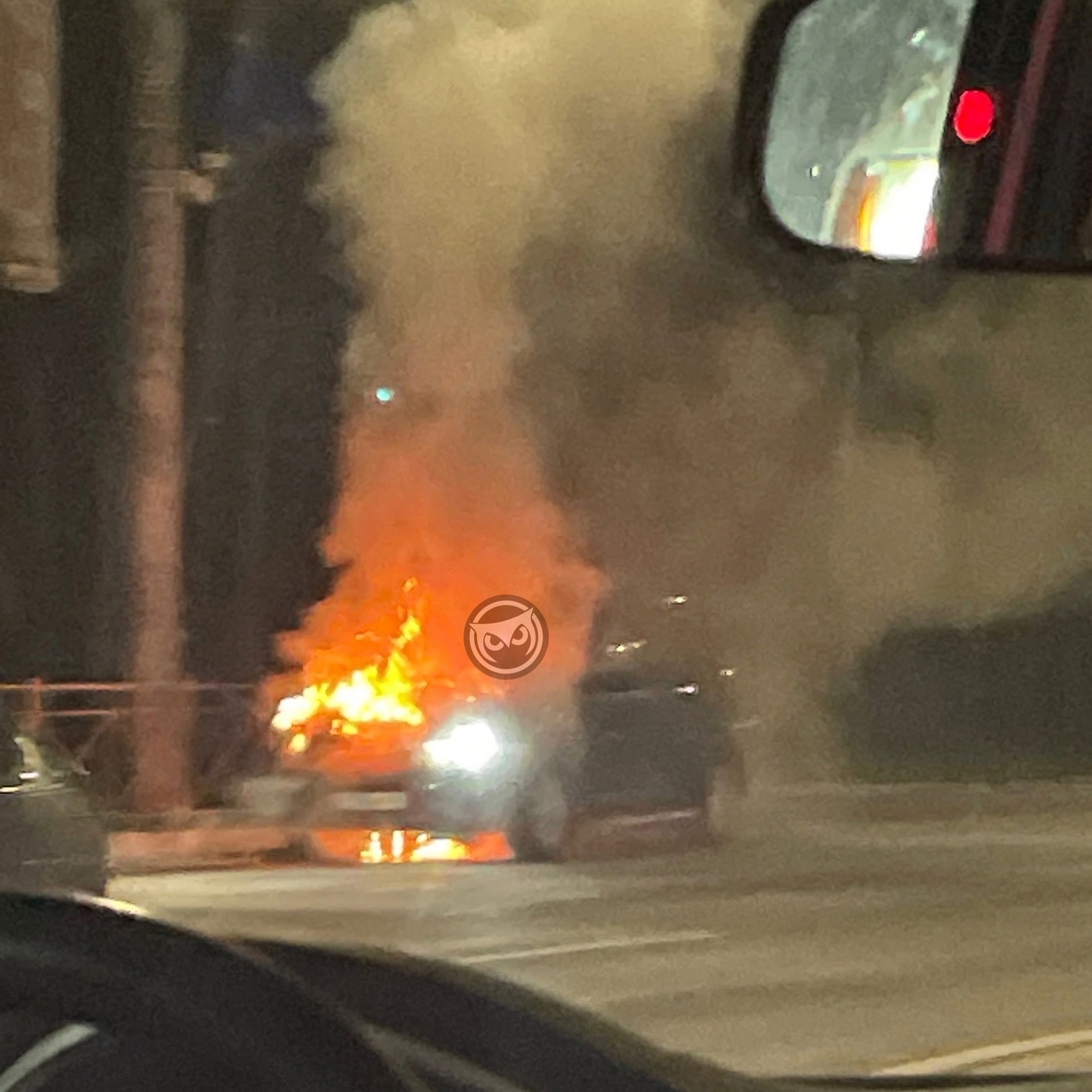 В Пензе у «Дизель Арены» сгорел автомобиль