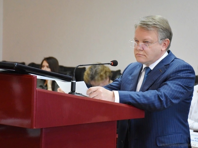 Александр Басенко ответил словами из детской песенки на нецензурную брань пензенца