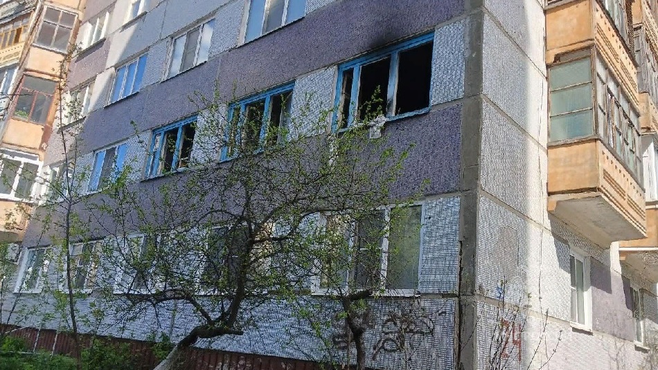 В Пензе из пожара на улице Кижеватова эвакуировали 10 человек